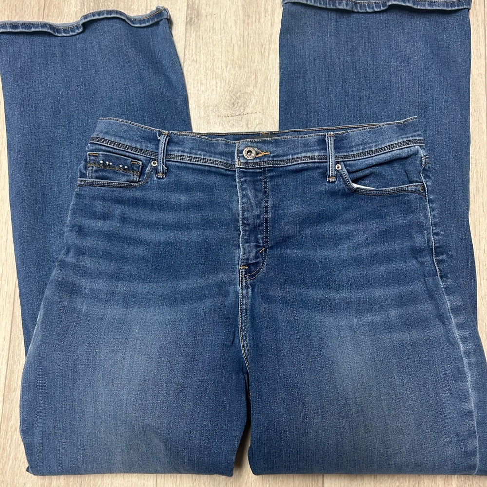 Levis women’s Perfectly Slimming Boot Cut 512 Denim Jeans Sz 16 33/32